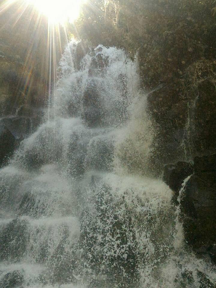 indahnya air terjun bertingkat ini