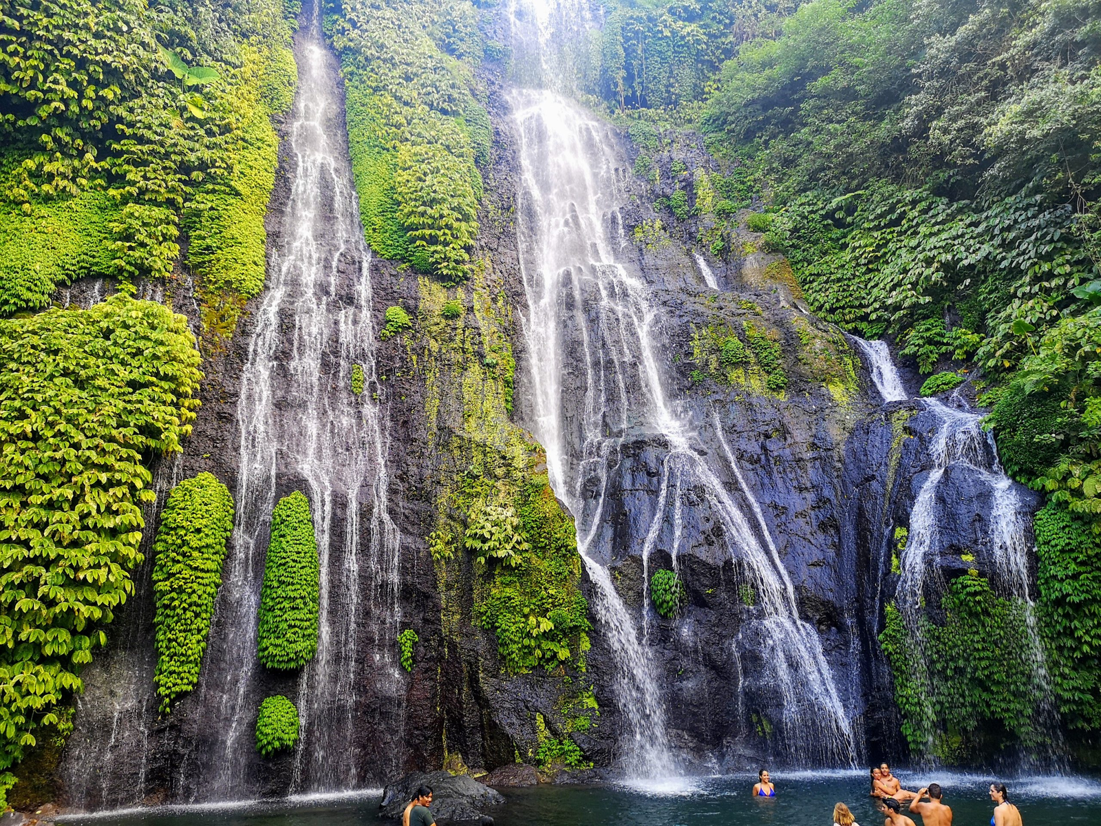 air terjun banyumala