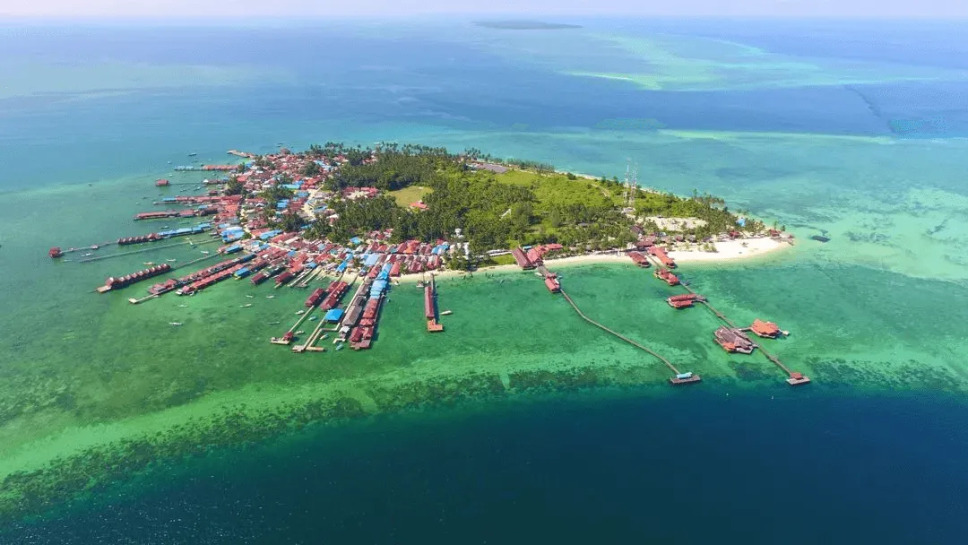 Kepulauan Derawan: Surga Tersembunyi di Kalimantan Timur - Royal Ole2