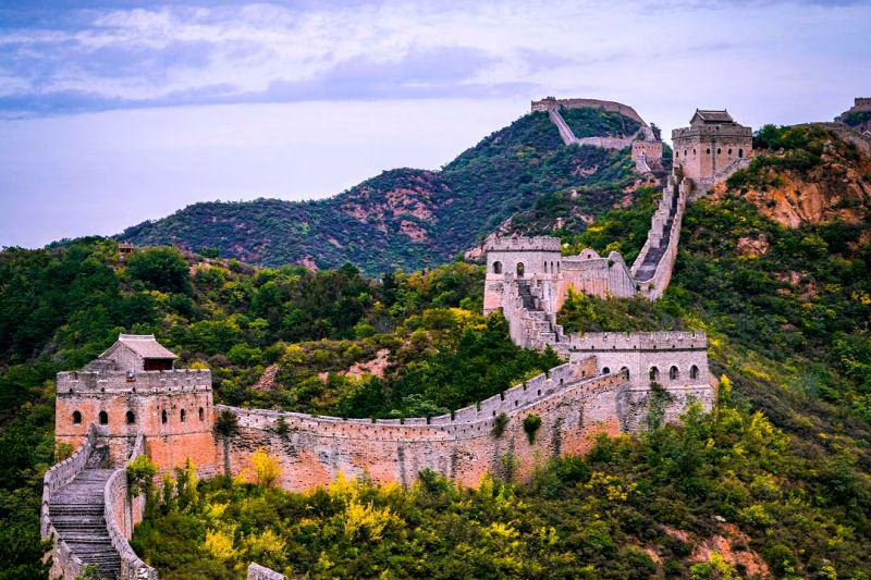 Tembok Besar Tiongkok: Kronik Pertahanan dan Kebesaran Kekaisaran